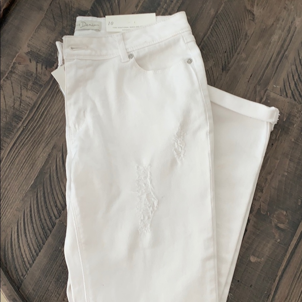NWT - Cato Distressed girlfriend ankle jeans